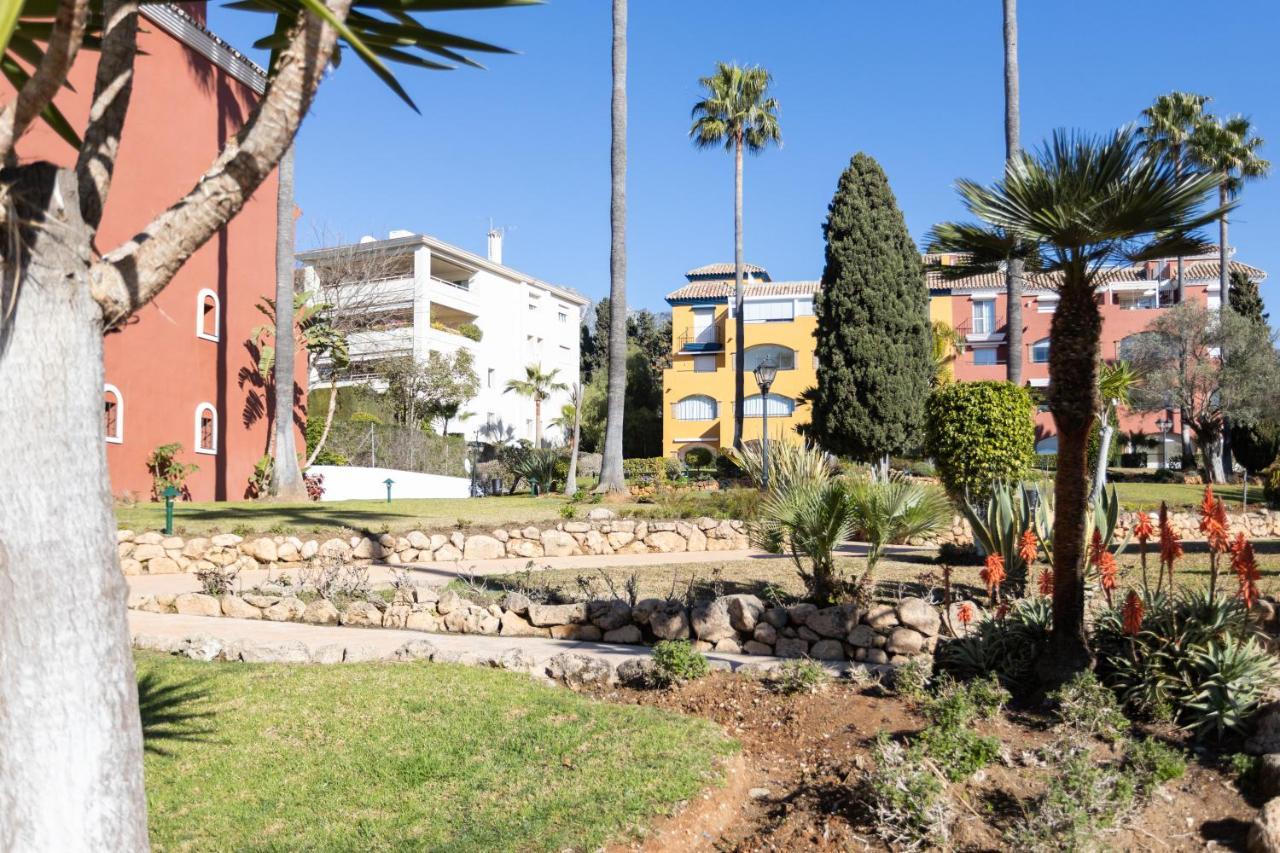 Golden Mile Luxury Ground Floor Near Puente Apartment *
